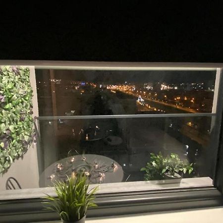 Q Select Apartment - Palas Center Iasi Exteriör bild